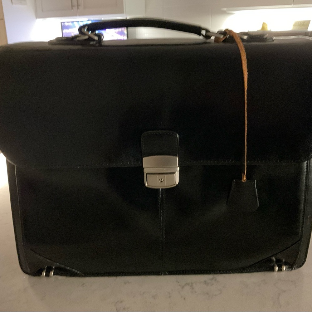 🤩DANIER Leather Black LapTop Case